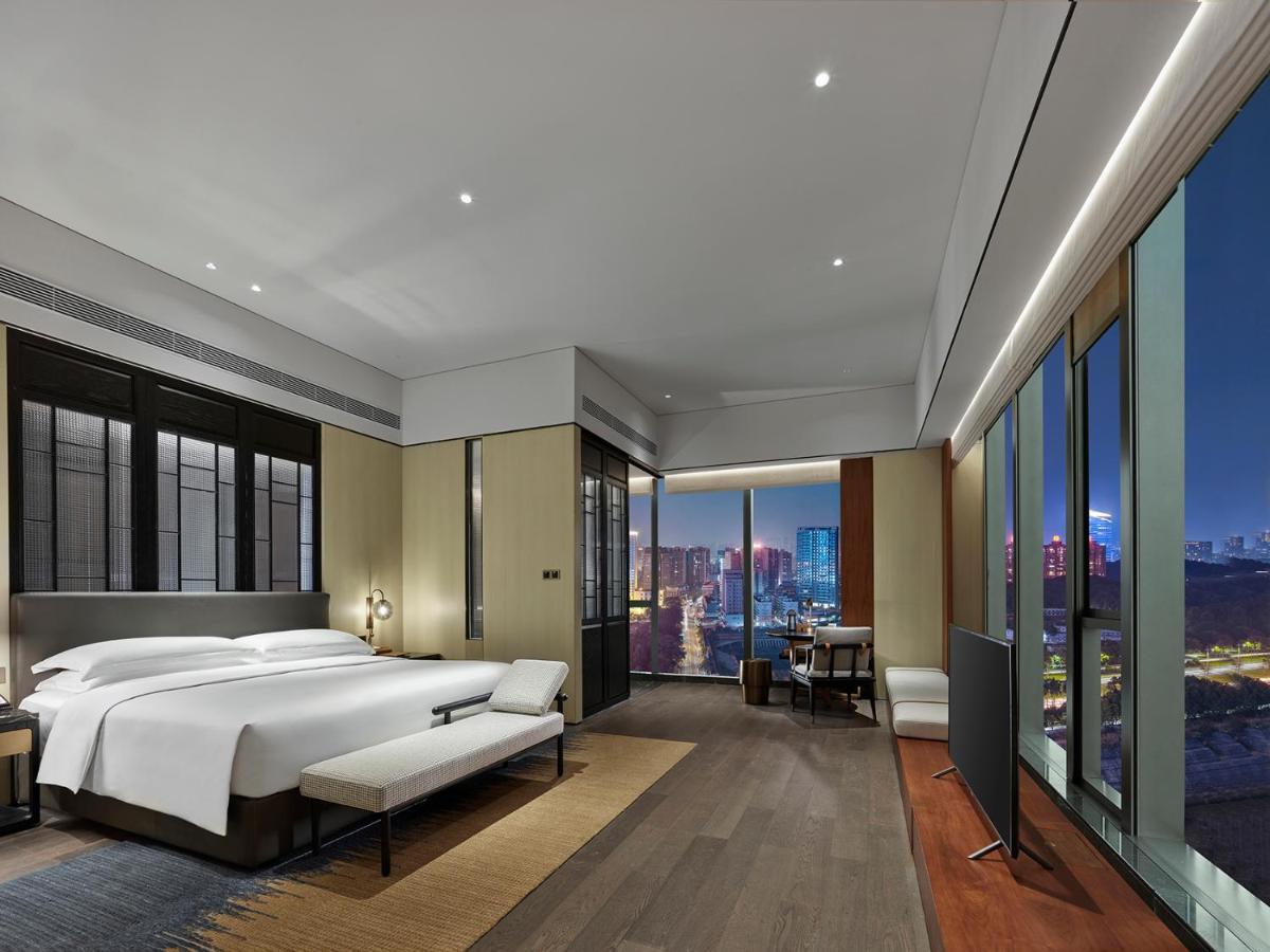 Intercontinental Dongguan By Ihg - Free Shuttle Bus To Canton Fair During Canton Fair Period Exterior photo